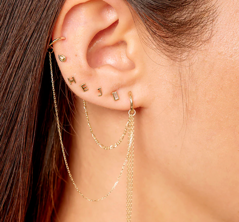 MÉTIER FLAT BACK MINI CLAW SET BEZEL BAGUETTE STUD EARRING