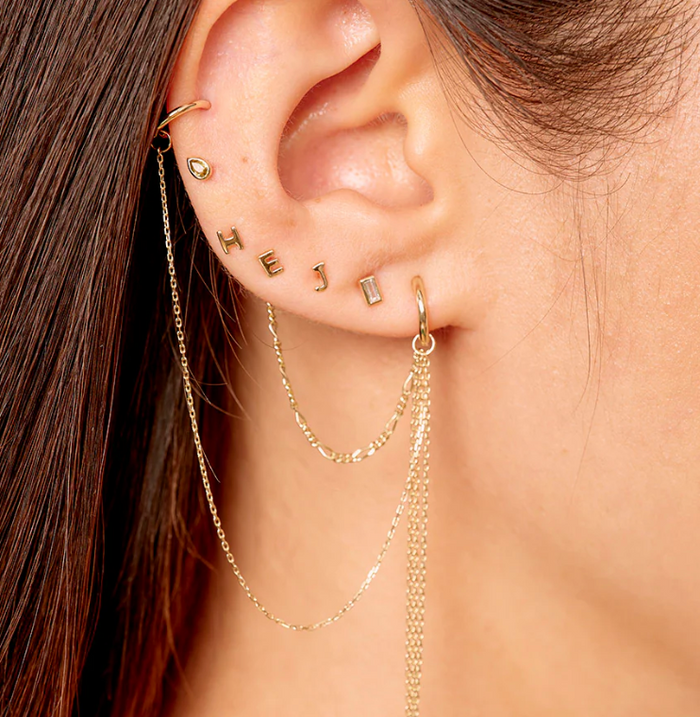 MÉTIER FLAT BACK MINI CLAW SET BEZEL PEAR STUD EARRING