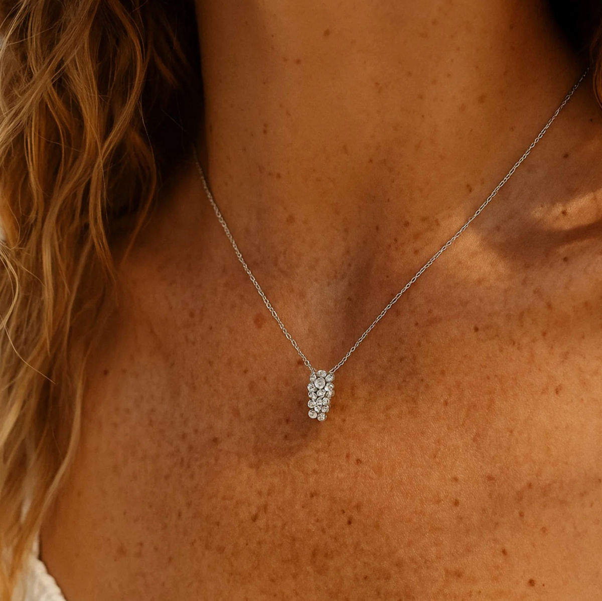 DAINTY LONDON LYRA NECKLACE