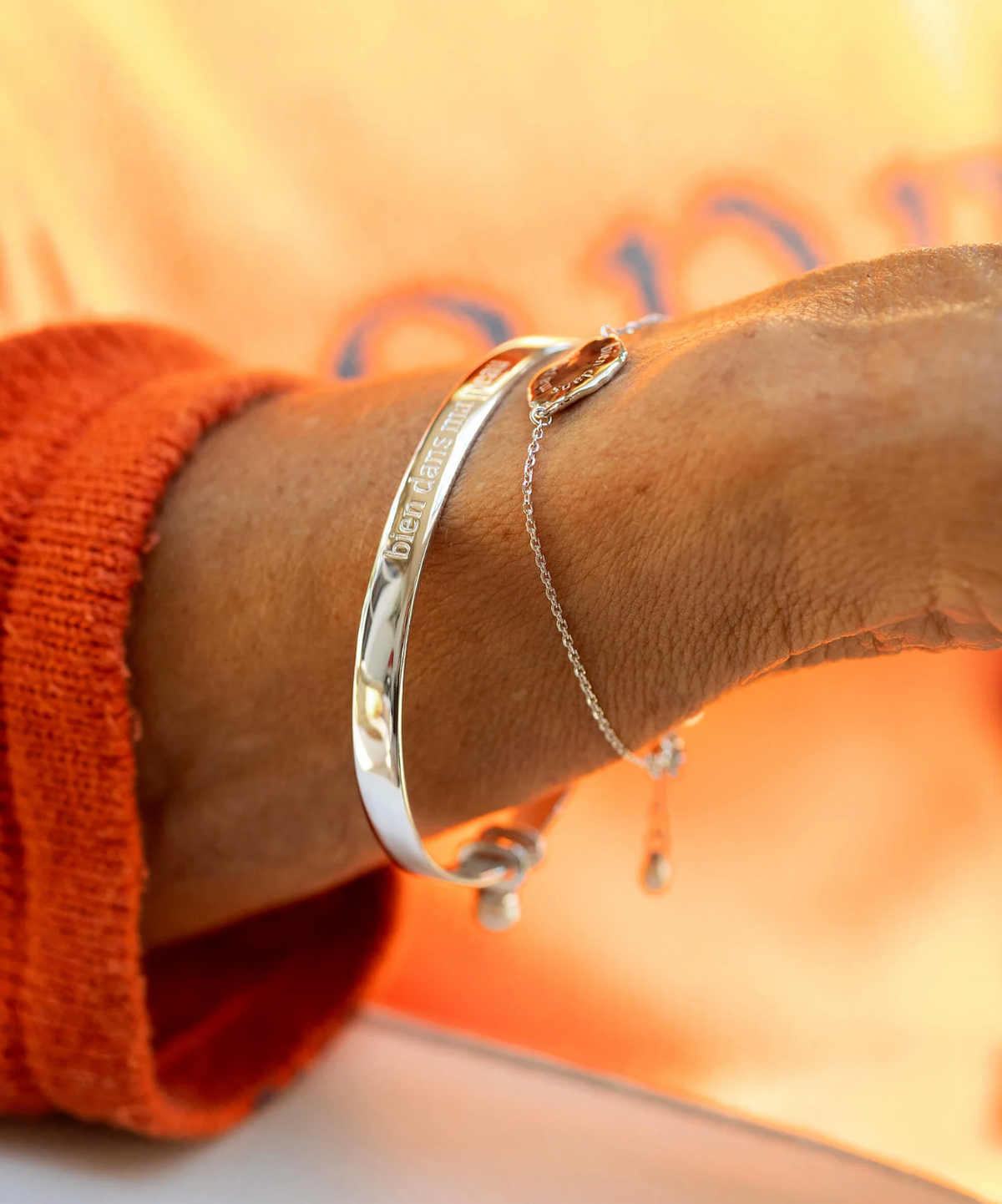 CLAUDIA BRADBY X MIDLIFECHIC MANTRA SLIM OVAL BANGLE WITH SINGLE PEARL CHARM