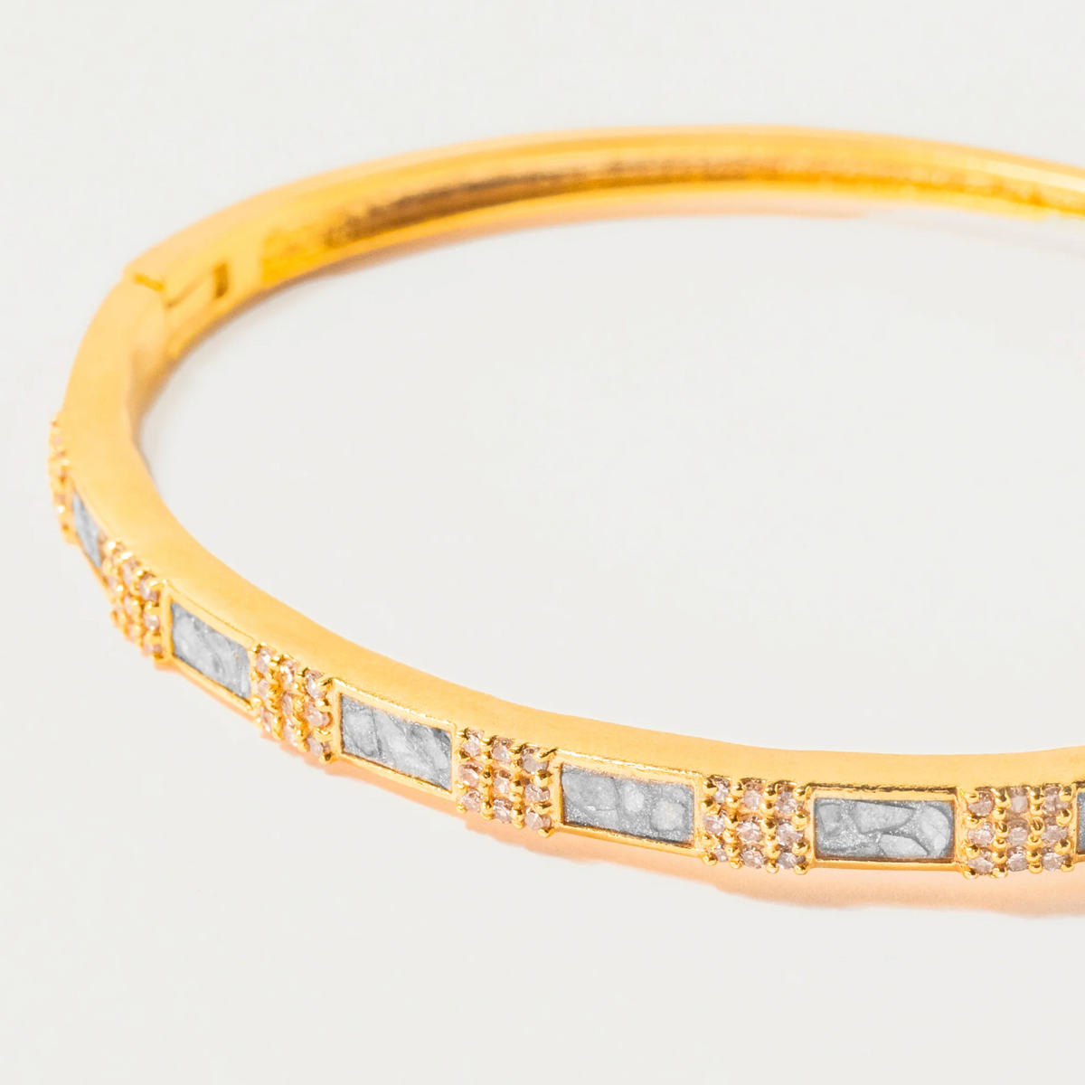 SHANA GULATI CHOTZ BANGLE BRACELET