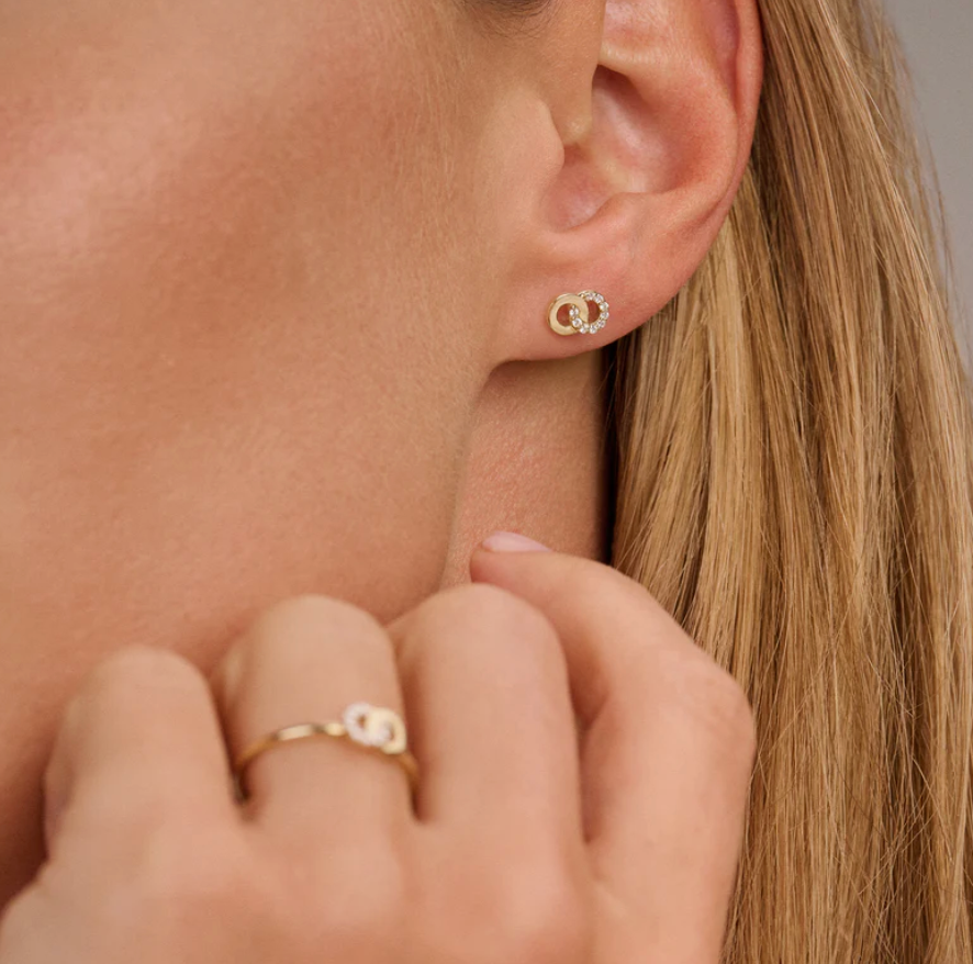 BLUSH 14K YELLOW GOLD INTERLINKING CIRCLE STUD EARRINGS