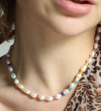 PEACHY & WILD FRESHWATER PEARL AND RAINBOW MOONSTONE NECKLACE