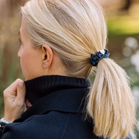 BY ELOISE NAVY GOLD HEART SILK SCRUNCHIE
