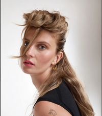 RACHEL JACKSON MEDIUM SWIRL HOOP EARRINGS