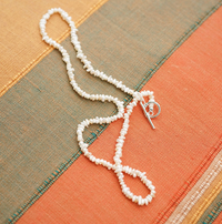 DAISY LONDON POLLY SAYER PEARL T-BAR NECKLACE