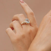 DAINTY LONDON AURELIA RING