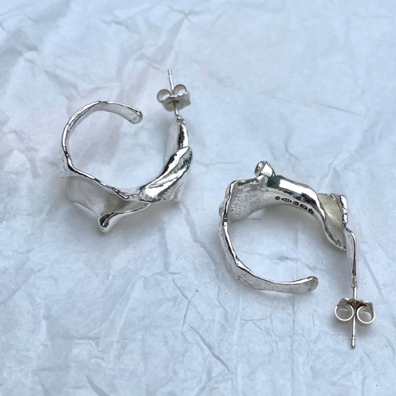 HANNAH BOURN LARGE FRAGMENTED SHELL HOOPS