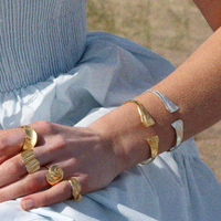 HANNAH BOURN SHELL TEXTURE BANGLE