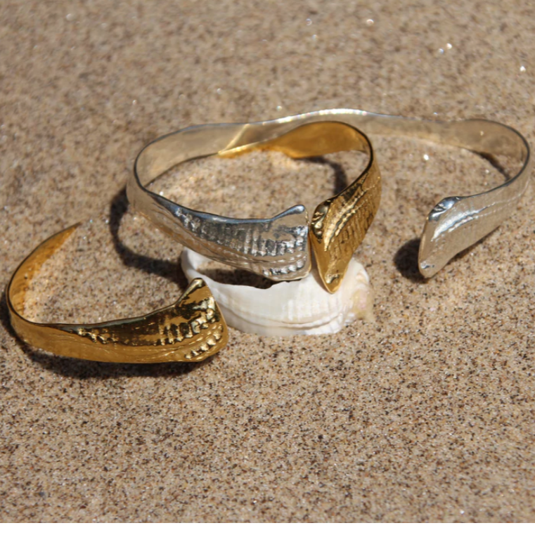 HANNAH BOURN SHELL TEXTURE BANGLE