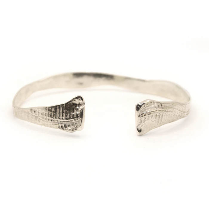 HANNAH BOURN SHELL TEXTURE BANGLE
