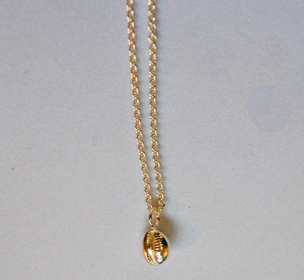 HANNAH BOURN TINY COWRI NECKLACE