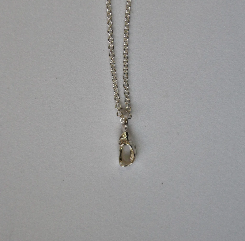HANNAH BOURN TINY FRAGMENTED SHELL NECKLACE