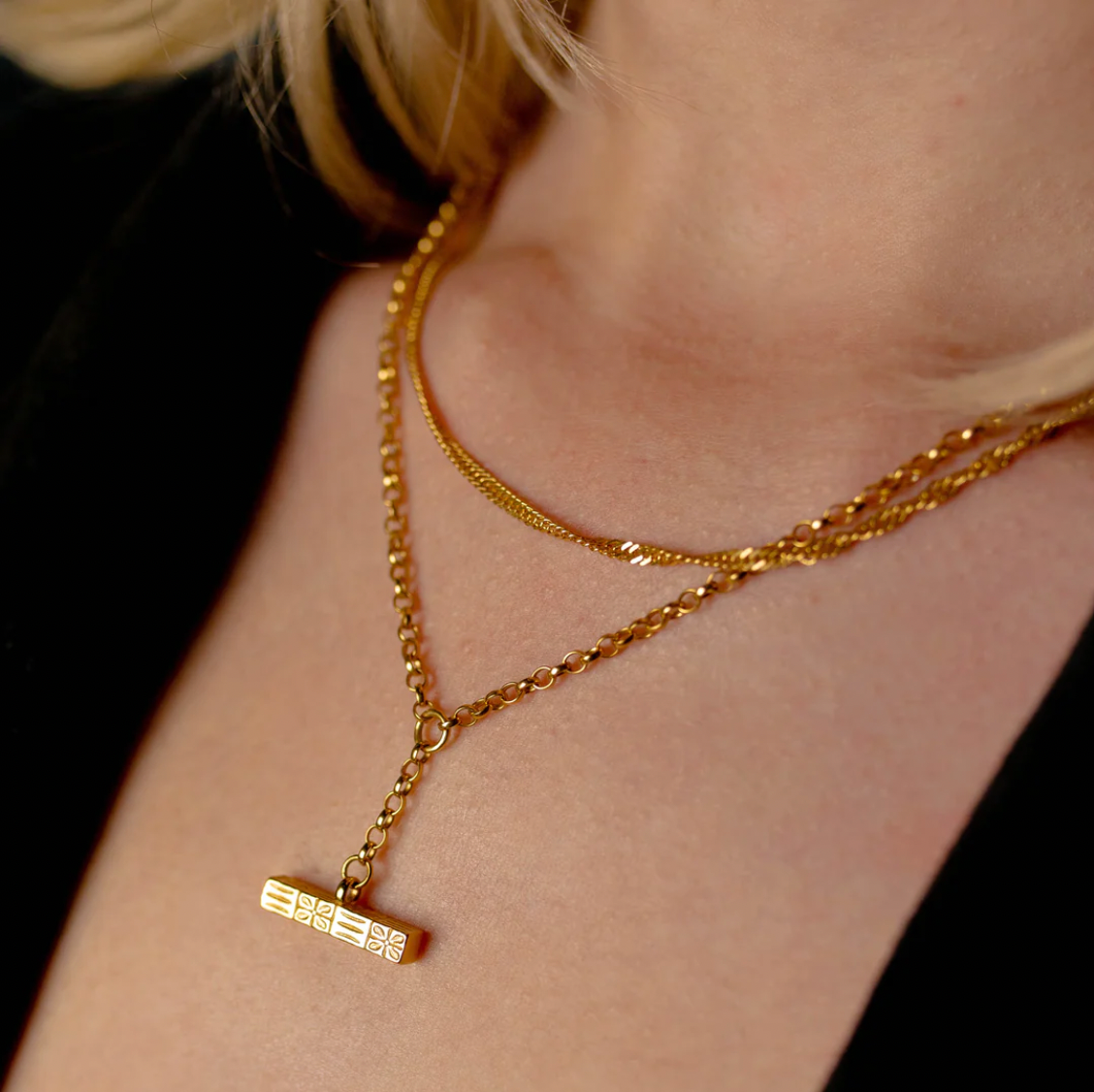 MIKAELA LYONS CHECKERBOARD T-BAR PENDANT NECKLACE