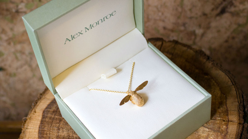 Alex Monroe 18kt Yellow Gold Teeny Tiny Dragonfly Necklace - Farfetch
